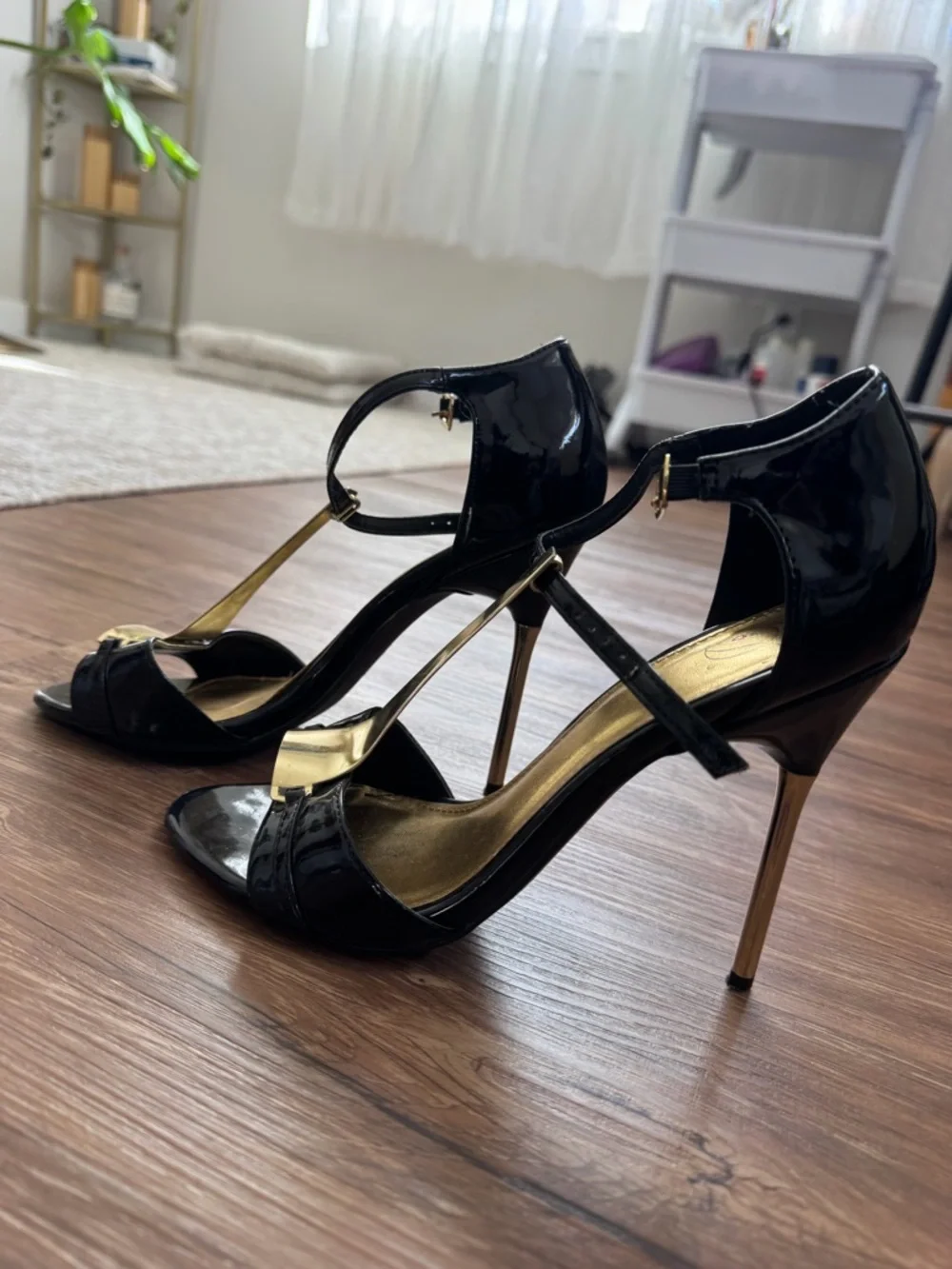 Wild Diva Black Patent Heels with Gold T-Bar Accent - Picture 5 of 11